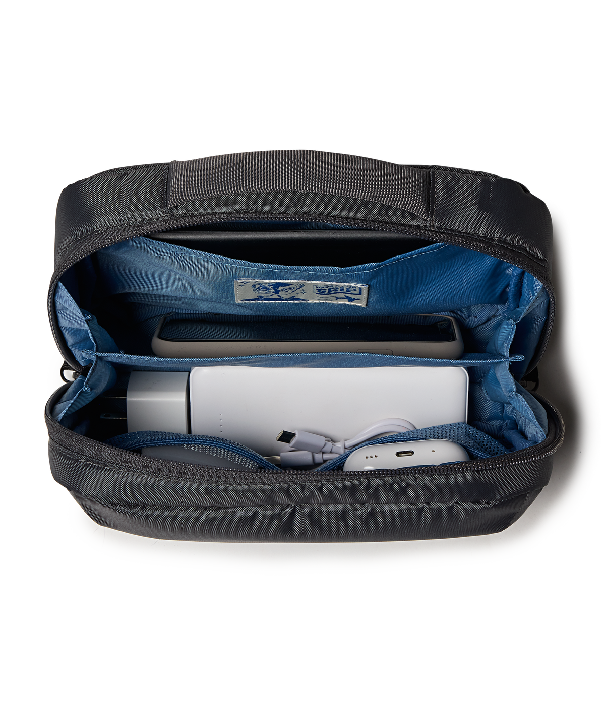 26-checked-luggage-tech-organizer-smokey-grit-set-i5 JS0A86EVDMX-DET3.png
