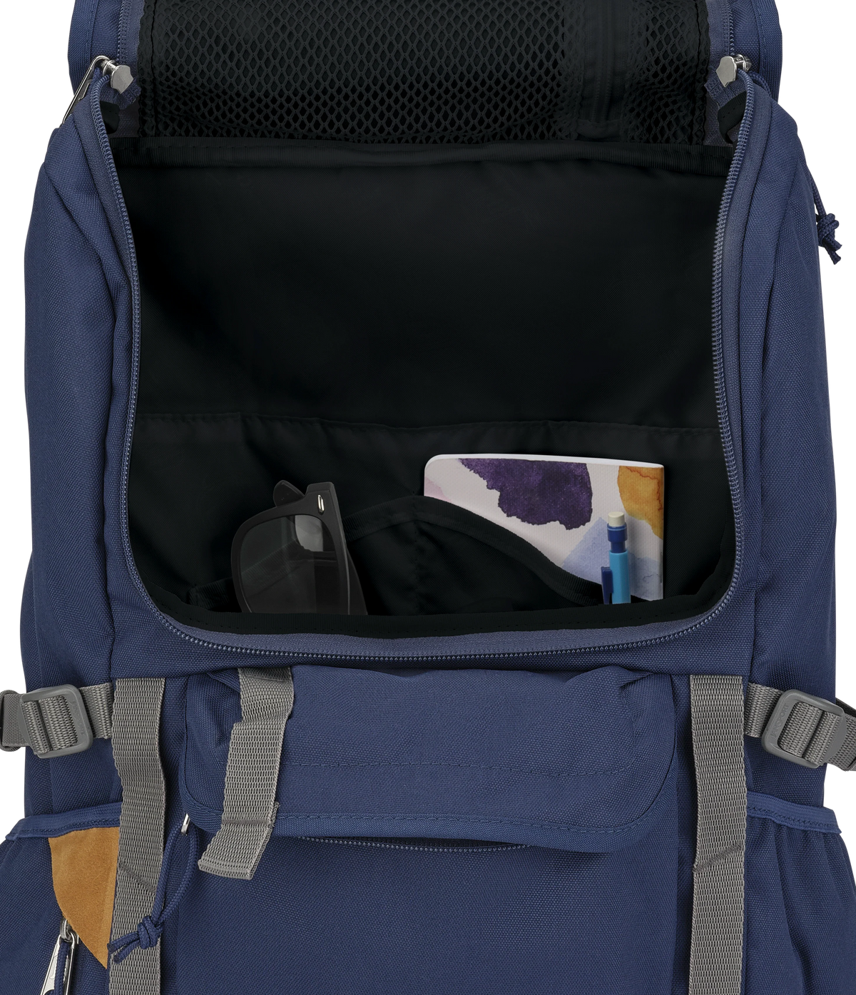 hatchet-backpack-x7 JS0A47J4003-DET3.webp