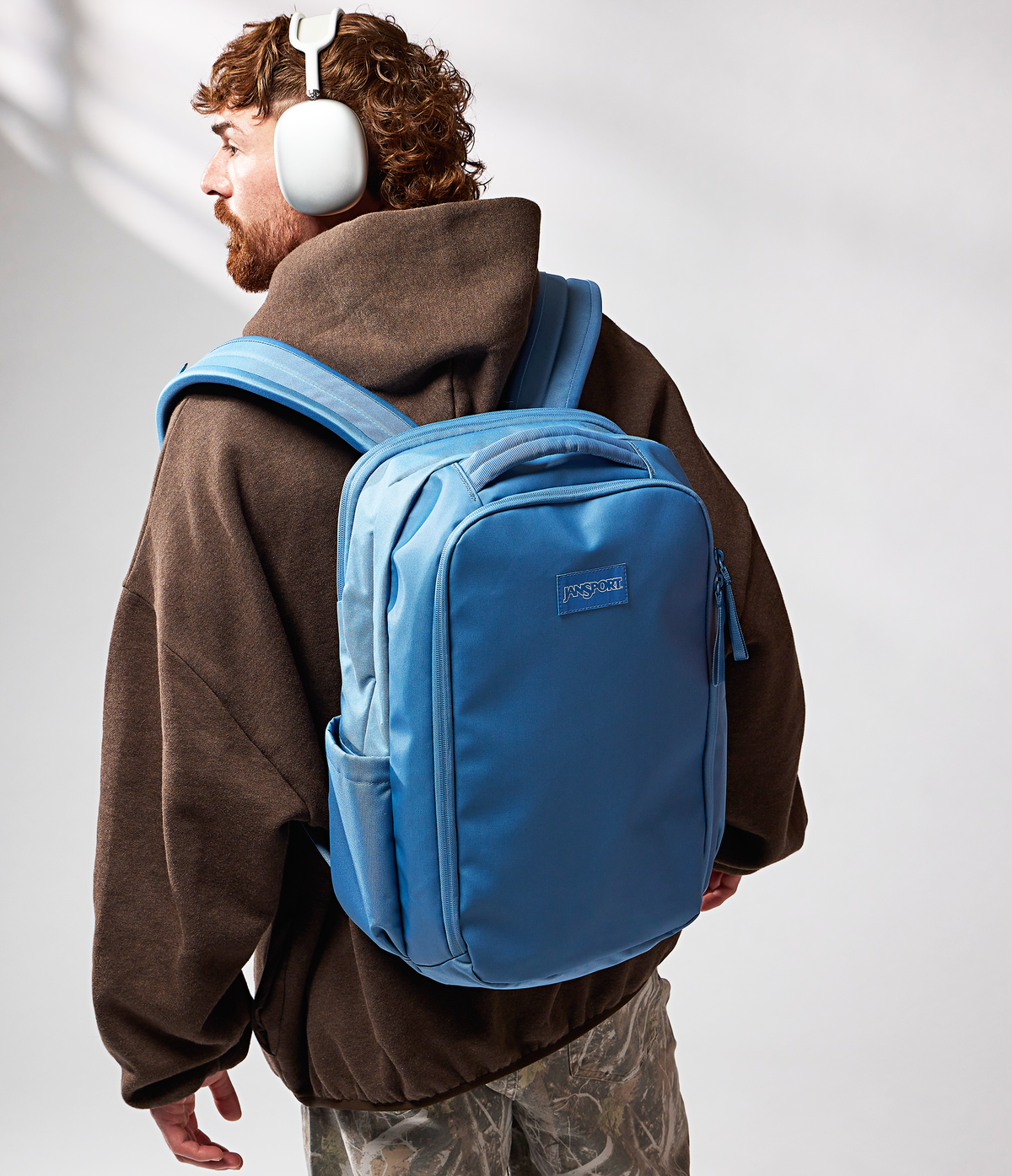 good-latitude-travel-pack-30l-s5 JS0A86ETEW5-MODEL.png