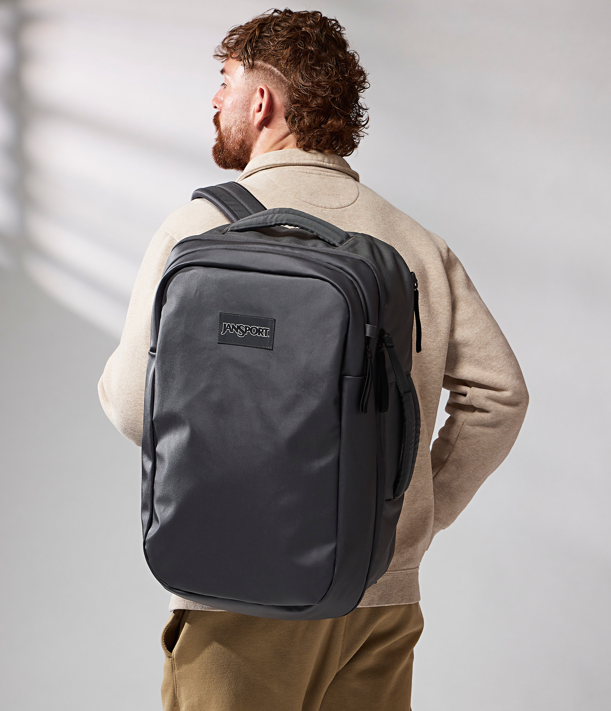 good-latitude-travel-pack-40l-j2 JS0A86EUDMX-MODEL.png