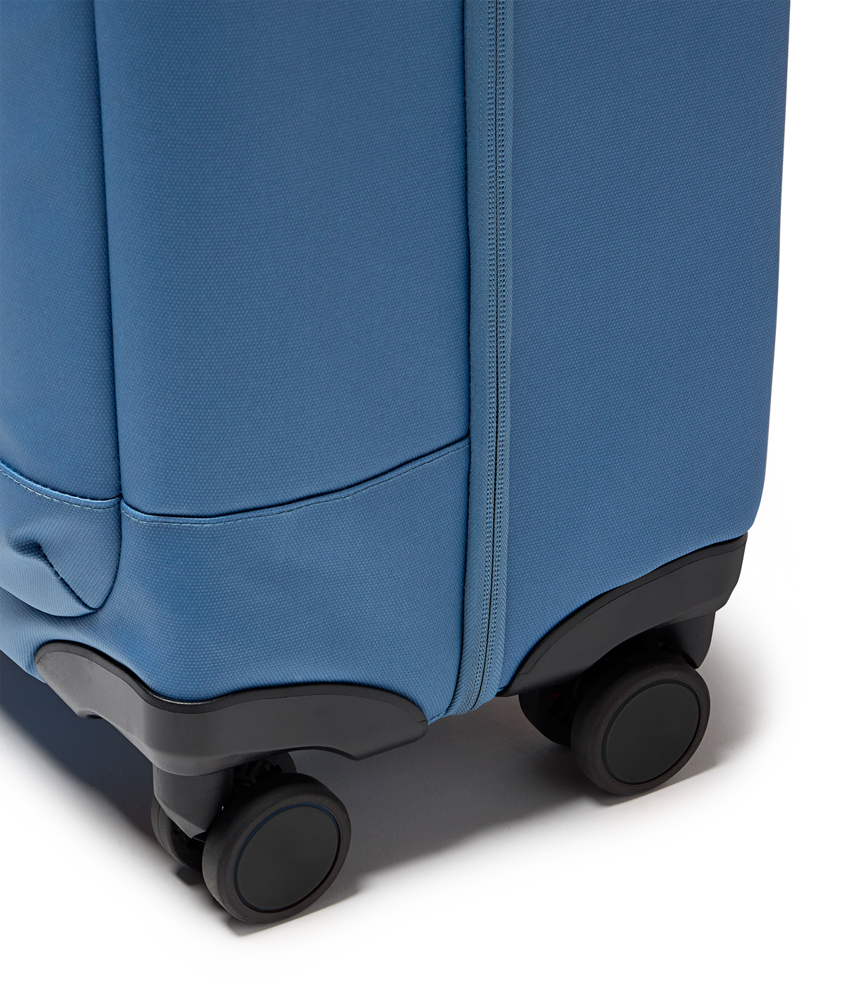 good-latitude-22-carry-on-l2 JS0A8E8BEW5-DET4.png